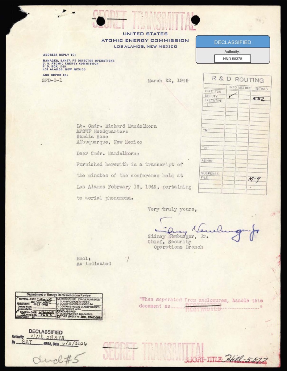 Carta de transmisión secreta desclasificada de la Comisión de Energía Atómica de los Estados Unidos, fechada el 22 de marzo de 1949, sobre una conferencia sobre fenómenos aéreos.